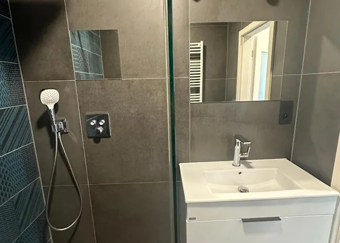 Light Near Center With Easy Transport Access Appartement Bratislava